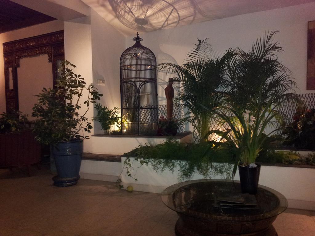 Chambres D'hotes Le Petit Siam : Le Calme En Centre *