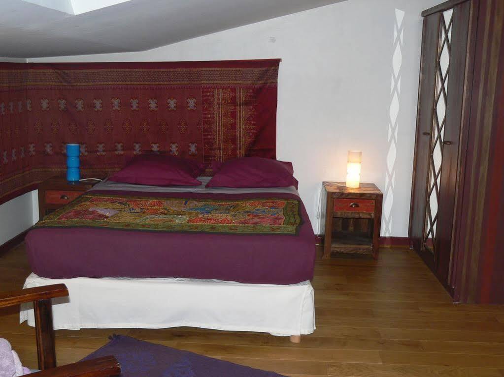 Chambres D'hotes Le Petit Siam : Le Calme En Centre Bed & Breakfast