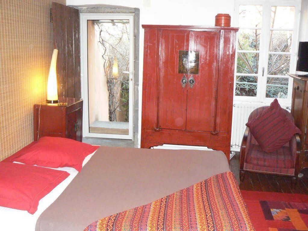Couette-café Le Petit Siam : Le Calme En Centre *